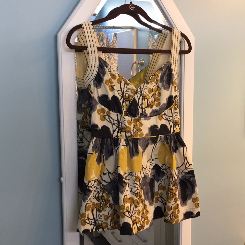 Adorable tie back top from Viola size 6